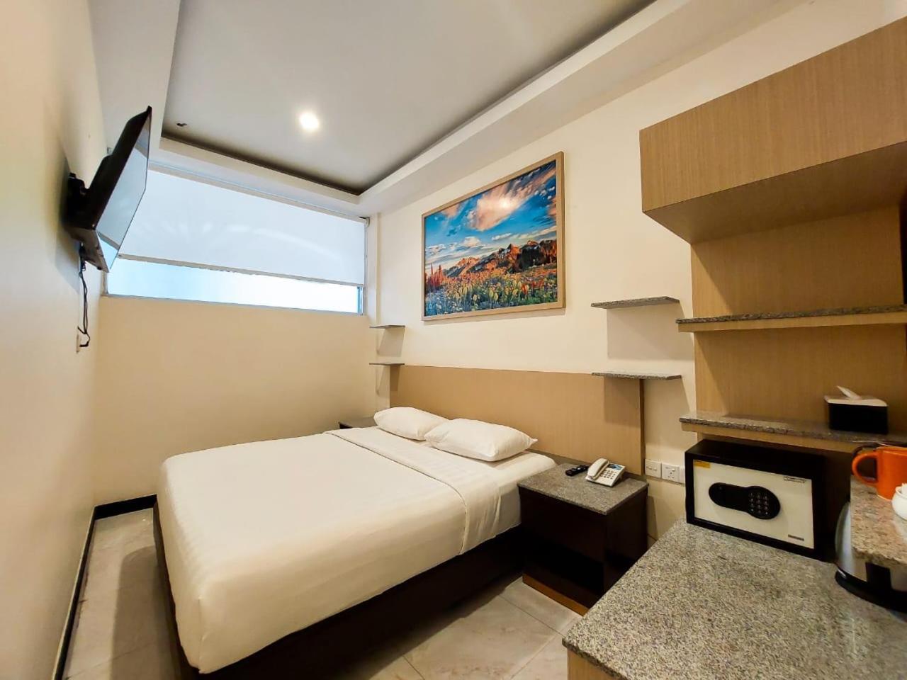 Batam Harbour Boutique Hotel & Spa Наґойя Номер фото