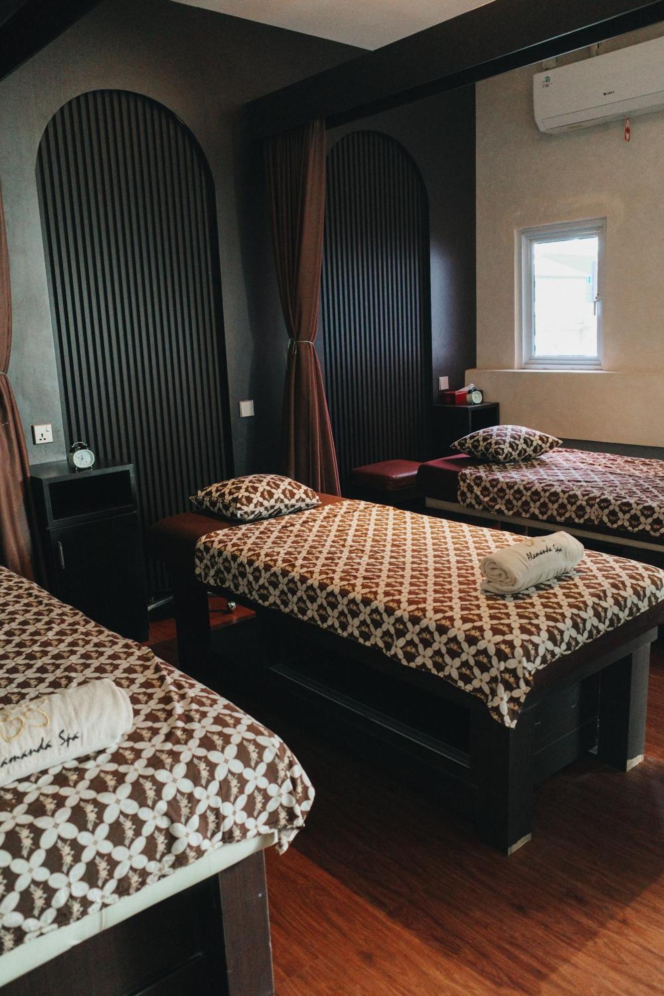 Batam Harbour Boutique Hotel & Spa Наґойя Екстер'єр фото