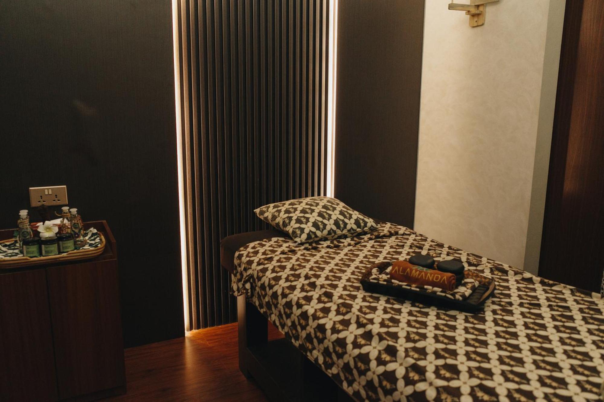 Batam Harbour Boutique Hotel & Spa Наґойя Екстер'єр фото