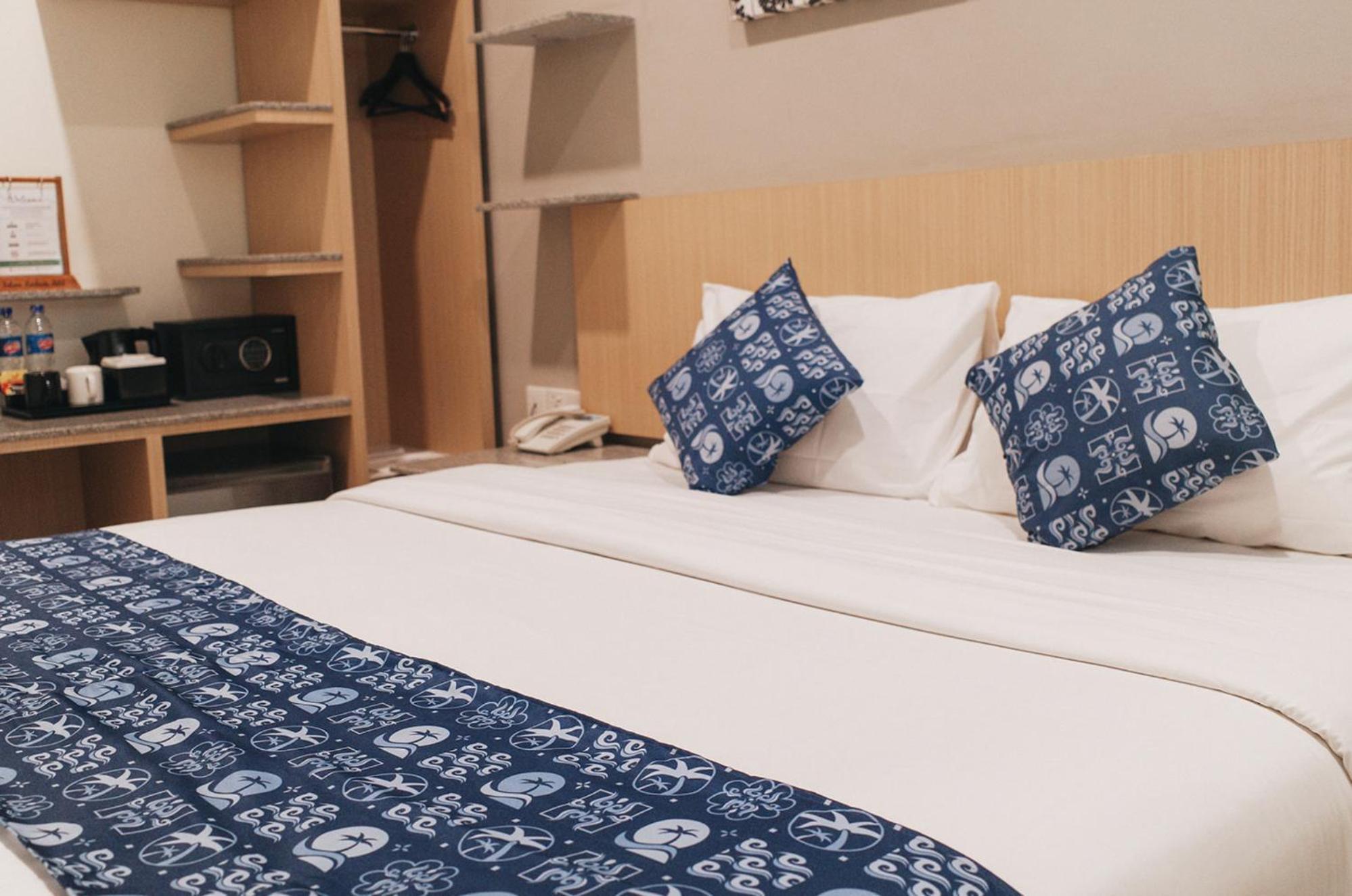 Batam Harbour Boutique Hotel & Spa Наґойя Номер фото